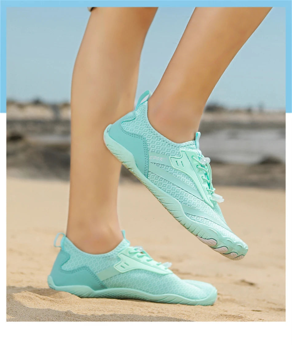 Sapatos aquáticos ultraleves de verão para homens, calçados aquáticos antiderrapantes para atividades ao ar livre, tênis descalços respiráveis para natação e caminhada contra a correnteza.