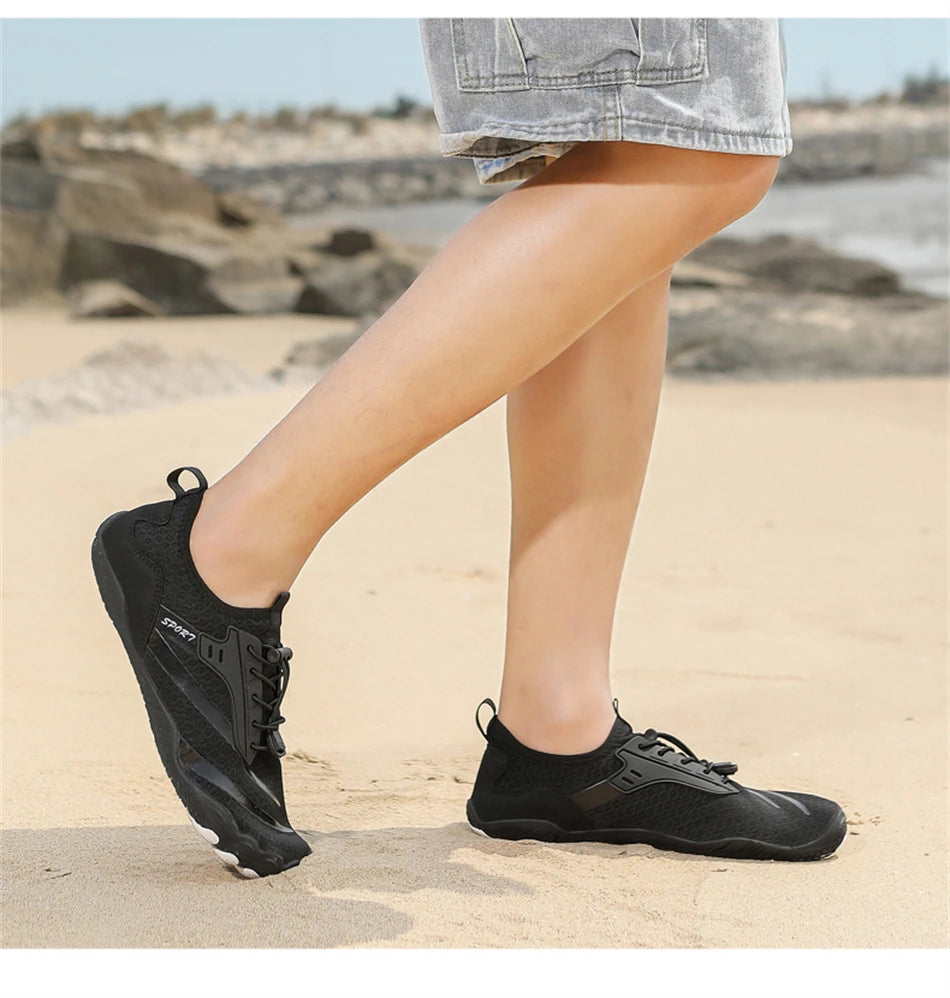 Sapatos aquáticos ultraleves de verão para homens, calçados aquáticos antiderrapantes para atividades ao ar livre, tênis descalços respiráveis para natação e caminhada contra a correnteza.