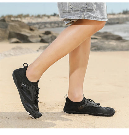 Sapatos aquáticos ultraleves de verão para homens, calçados aquáticos antiderrapantes para atividades ao ar livre, tênis descalços respiráveis para natação e caminhada contra a correnteza.