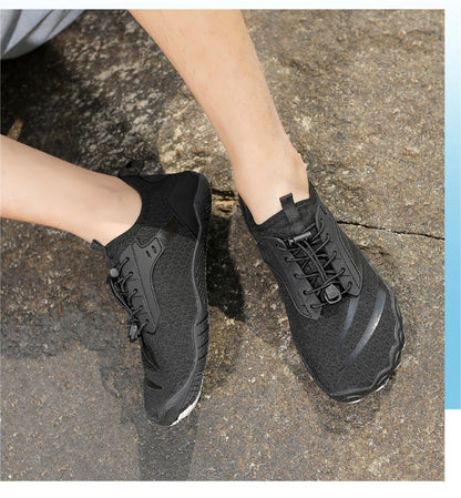 Sapatos aquáticos ultraleves de verão para homens, calçados aquáticos antiderrapantes para atividades ao ar livre, tênis descalços respiráveis para natação e caminhada contra a correnteza.